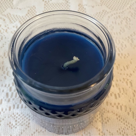 FRESH DENIM Gold Canyon Scented Candle 5 oz / 142 g NWOT Discontinued - Picture 7 of 13